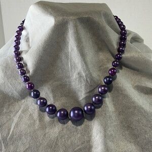 Elegant Purple faux pearl necklace